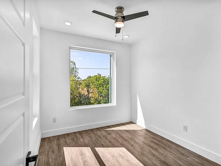 1006 E Marble St — Photo 18