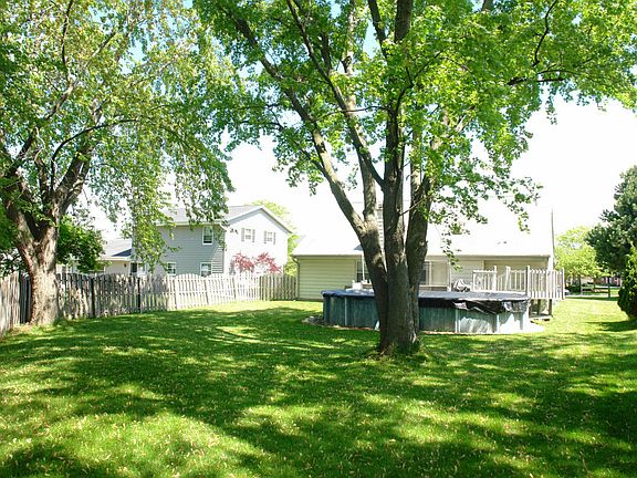 3rd image of W155N7831 Rosewood Dr
