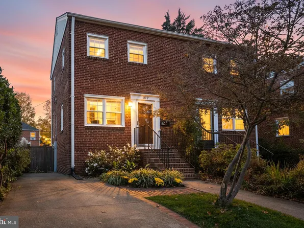 317 E Oak St, Alexandria, VA 22301