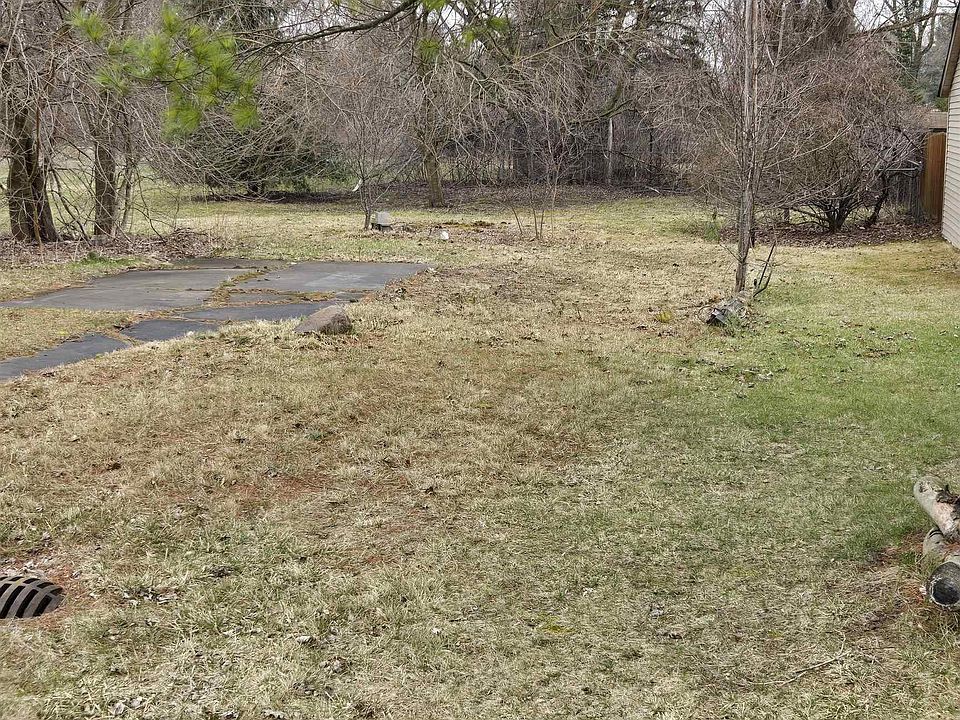 2nd image of 655 Lutzke Rd