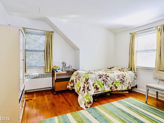 2nd image of 42 Woodside Ave