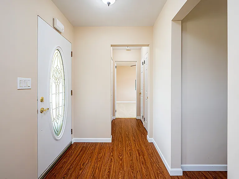 151 Edwin Dr — Photo 8