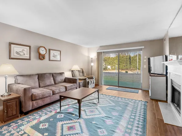 101 Donard Park Ave #101, Louisville, KY 40218