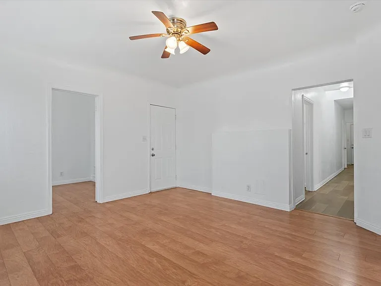 6403 1/2 S Vermont Ave #2 — Photo 10