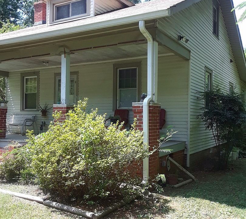 2nd image of 3012 Kingsdale Rd N