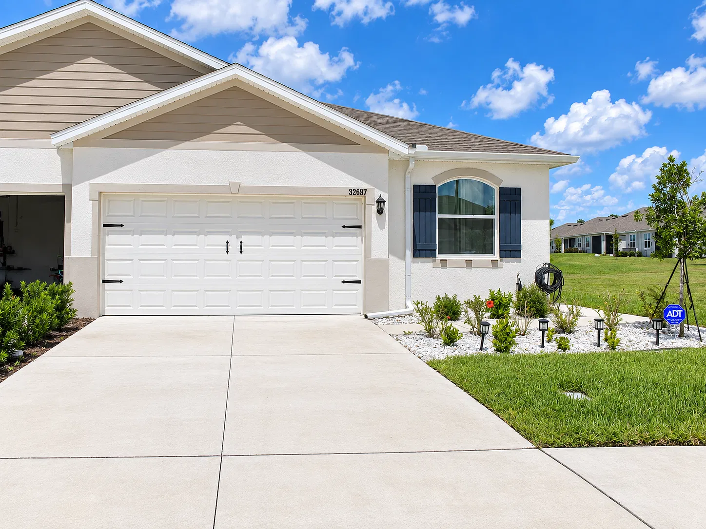 3 bed, 1564 sqft, $2,400 — Photo 1