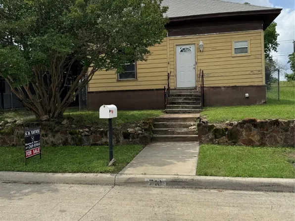 710 McCurdy St, Fort Worth, TX 76104