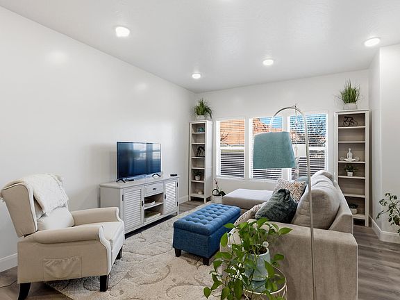 3rd image of 350 W Old Highway 91 Unit 65