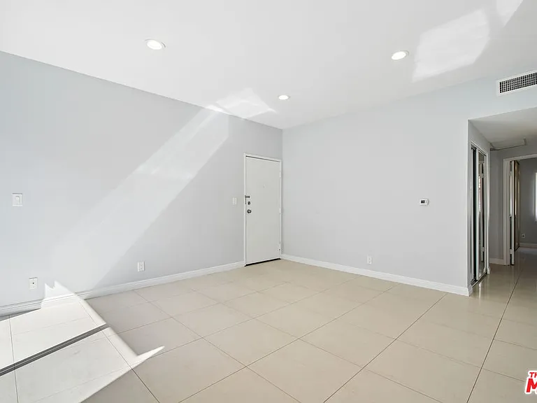 5715 W Olympic Blvd #206 — Photo 3