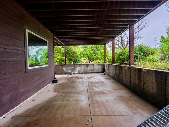 22015 W 101st St N, Mount Hope, KS 67108
