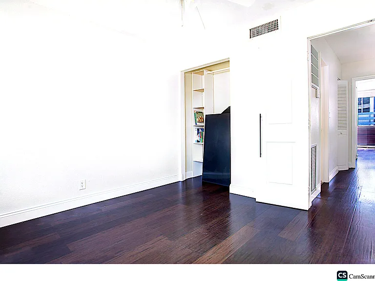 1531 SE 15th St #5 — Photo 11