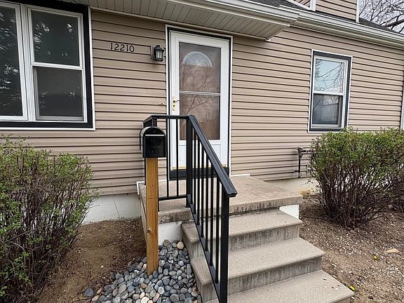 3rd image of 12210 Seldin Dr