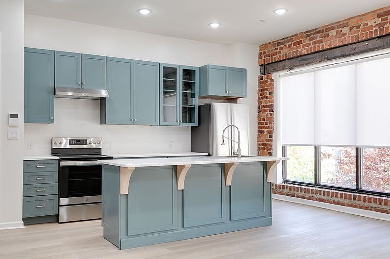 1st image of 1 W Cary St #2