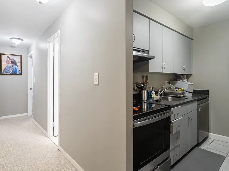642 S Charles St #R22 — Photo 6