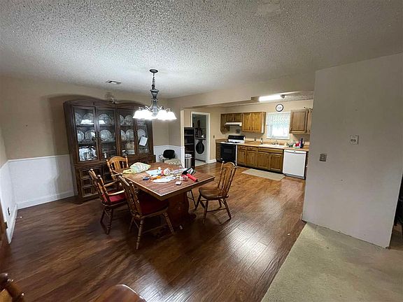 5th image of 716 N Pine Ave