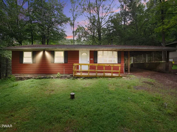 104 Hickory Dr, Greentown, PA 18426