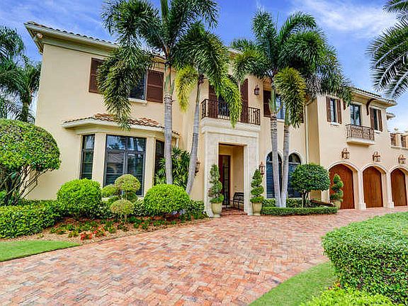 Home For Sale In Royal Palm Yacht Club