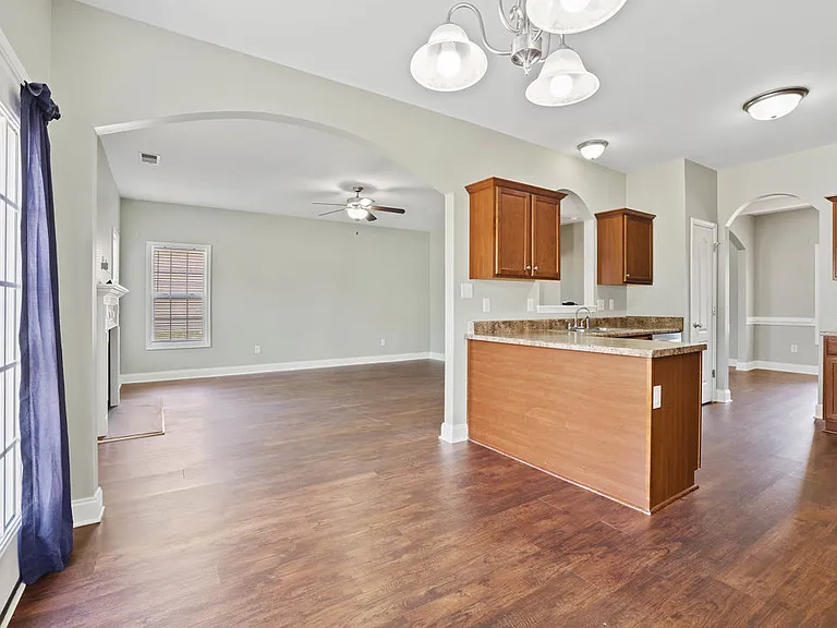 121 Feathers Ln — Photo 30
