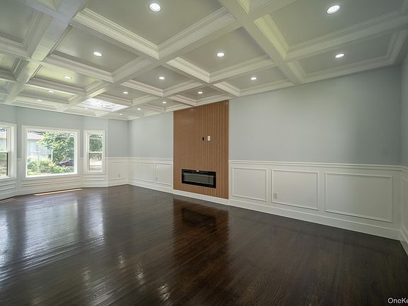 4th image of 17 Park Drive East