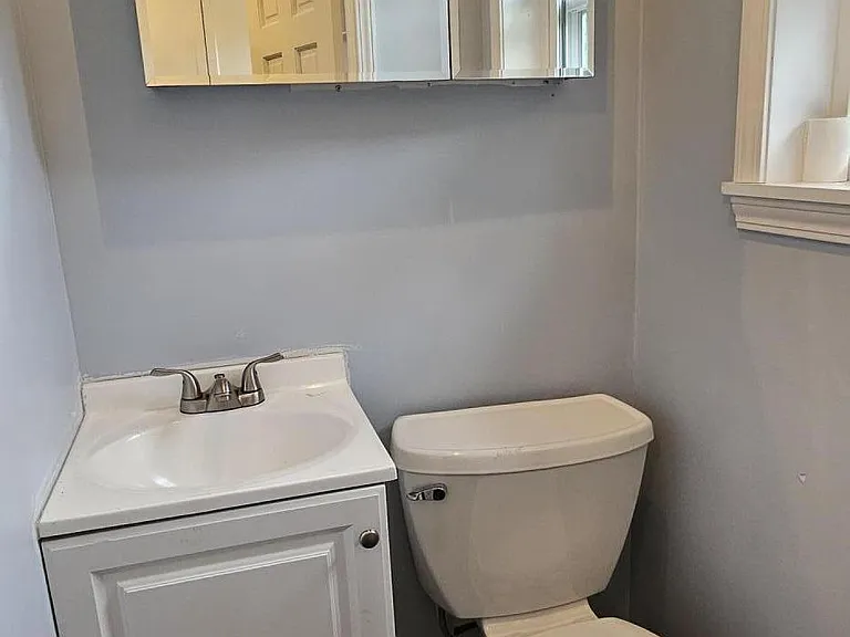 602 E Market St — Photo 22