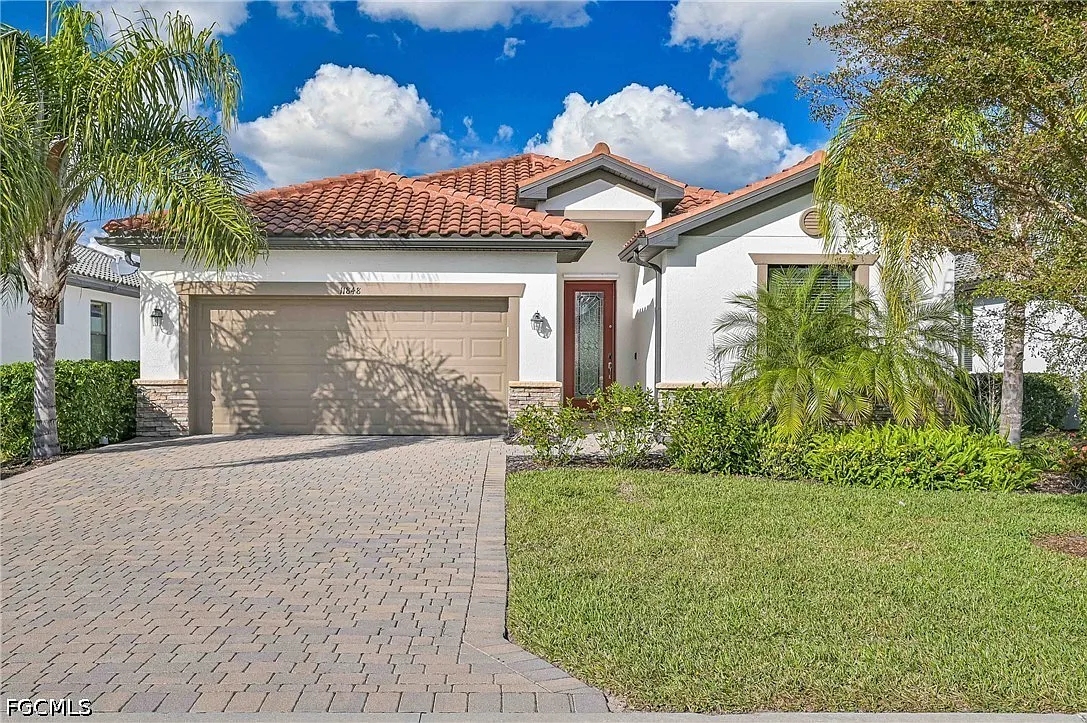 3 bed, 3.0 bath, 2032 sqft, $9,250 — Photo 1