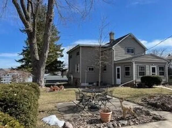 3339 Lake DRIVE, Hartford, WI 53027