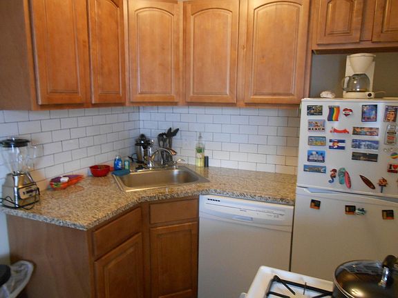 4th image of 1375 N Washington St APT 1