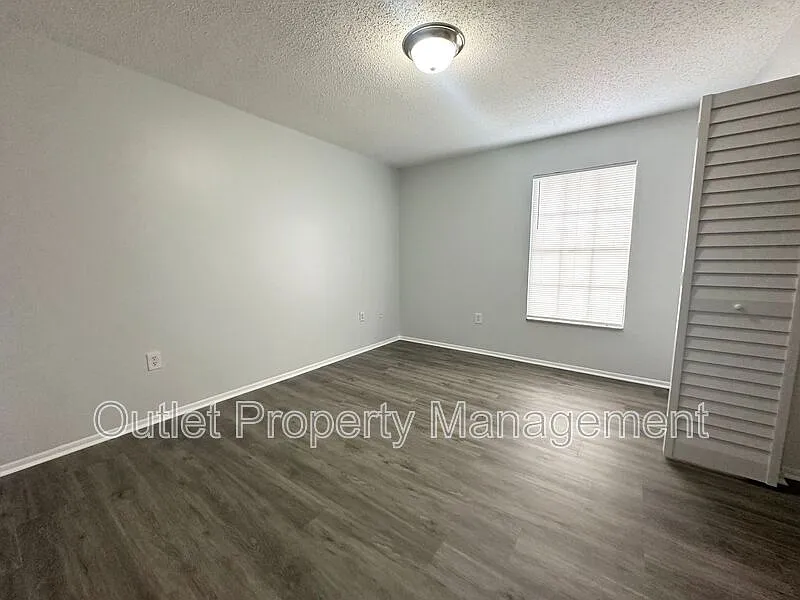 2 bed, 1.0 bath, 1100 sqft, $1,345 — Photo 4