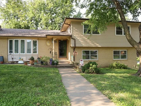 1301 W Park Ave, Savannah, MO 64485