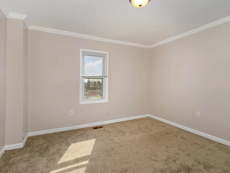 668 Main St — Photo 12