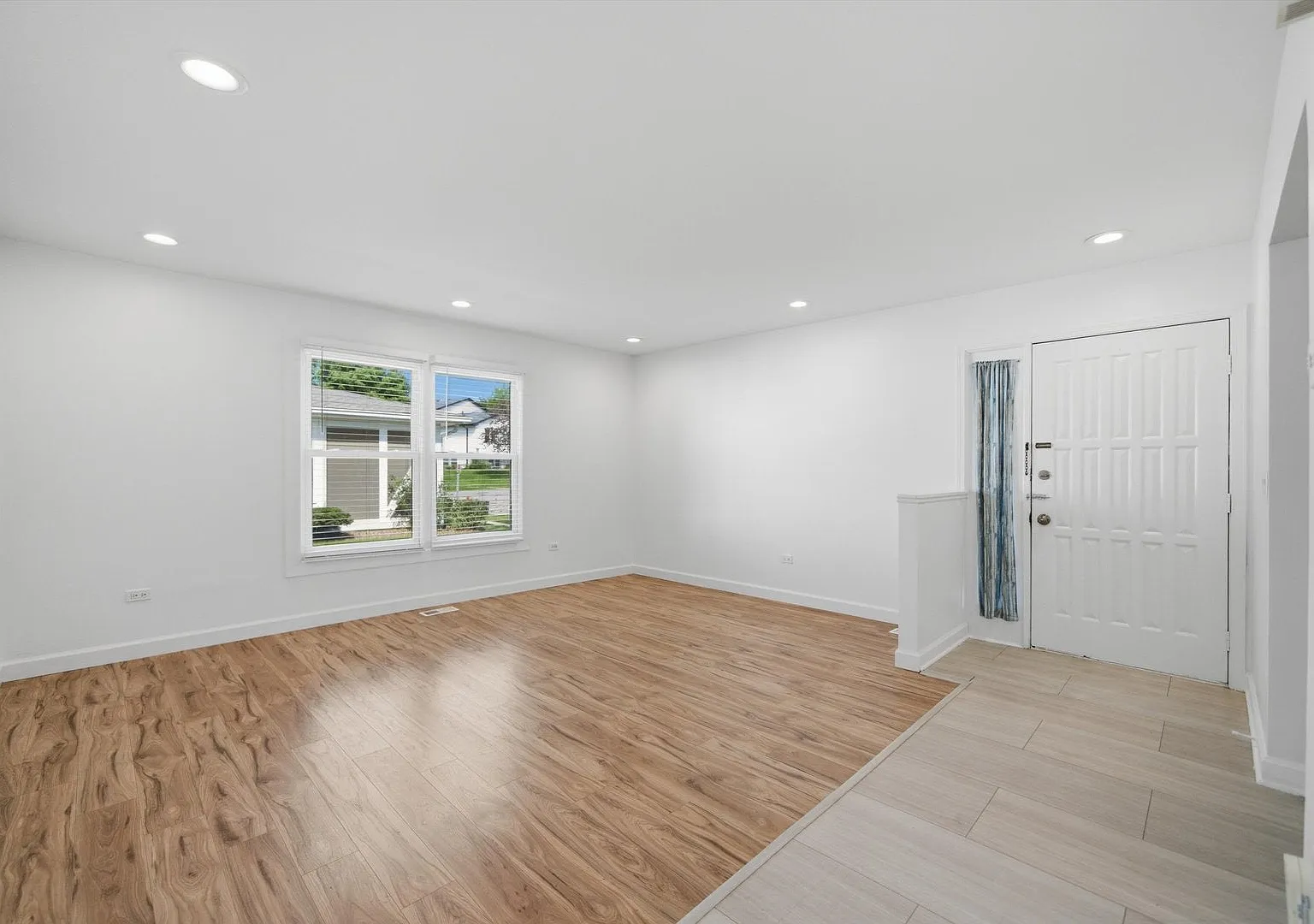 2 bed, 1.0 bath, 1000 sqft, $2,300 — Photo 3