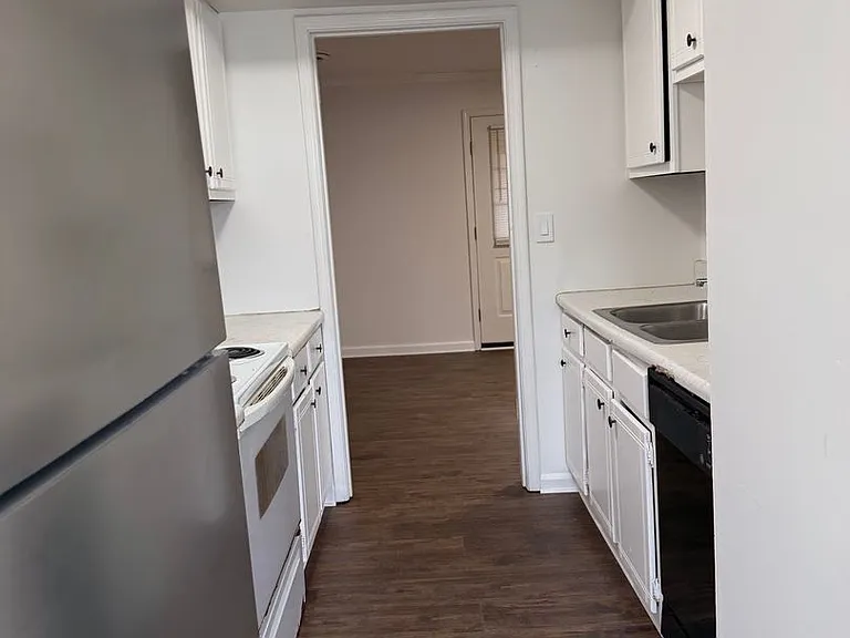 8 Davidfield Cv — Photo 6