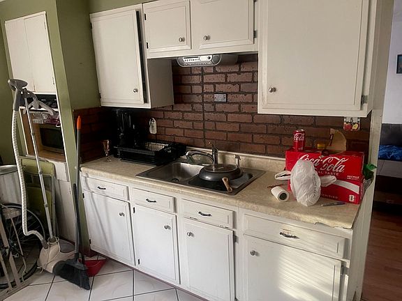 2nd image of 4719 S Kilpatrick Ave