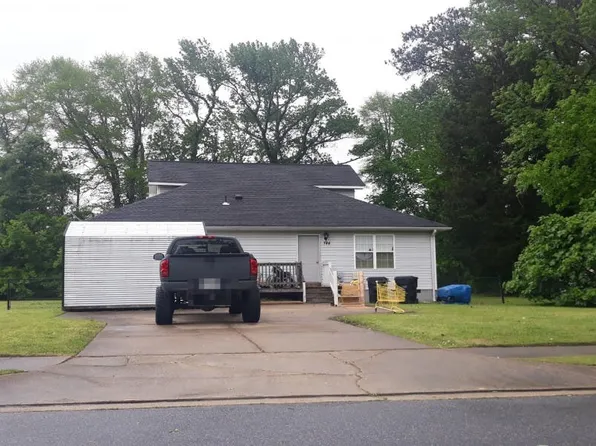 744 Cason Ln, Virginia Beach, VA 23462