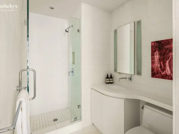 524 West 19th Street image 22 of 29