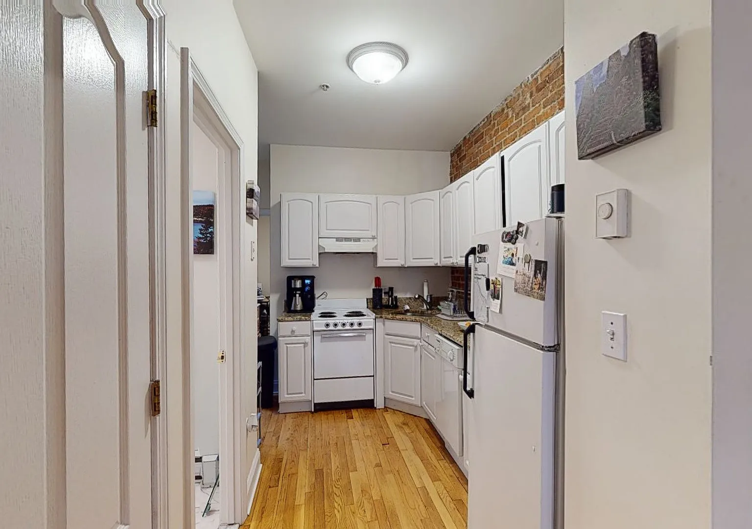 2 bed, 700 sqft, $3,695 — Photo 4