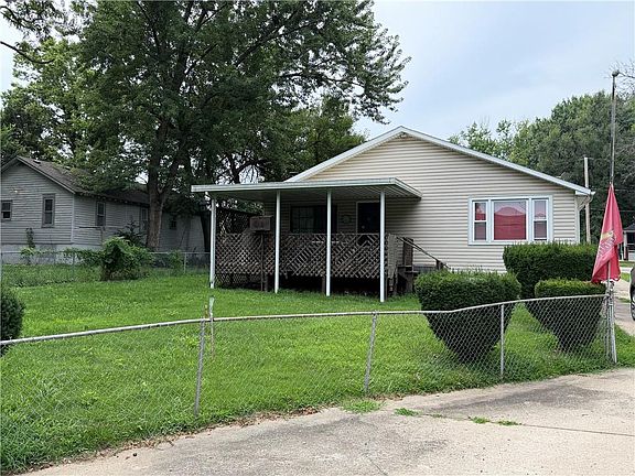 3rd image of 2209 S Ellison Way