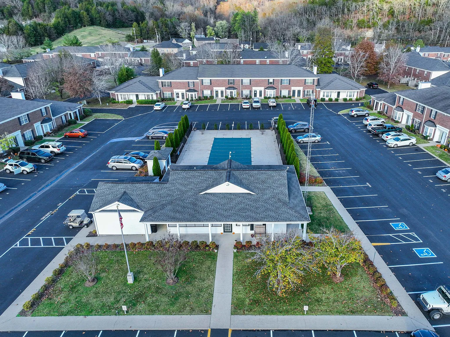 2 bed, 1.5 bath, 1300 sqft, $1,695 — Photo 3