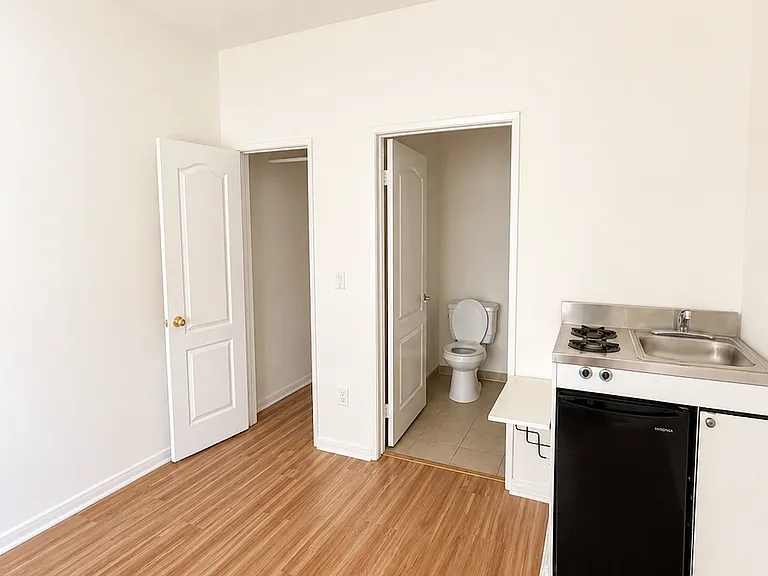 444 S Western Ave #414 — Photo 5