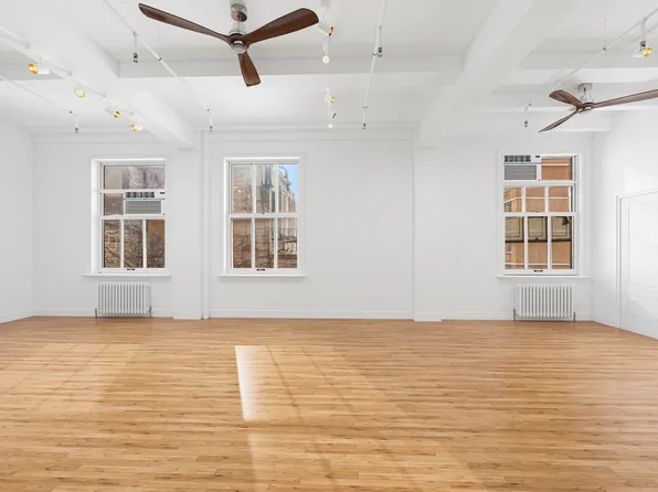 118 East 25th Street image 7 of 11