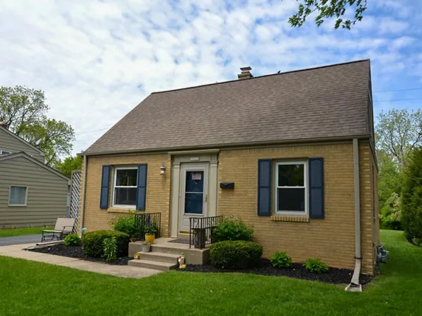 10432 West Manor Park DRIVE, West Allis, WI 53227