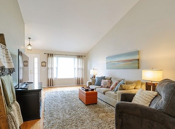 3rd image of 1103 Blackburn Dr