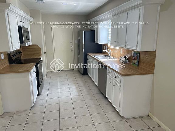 5th image of 15922 Walnut Wood Dr