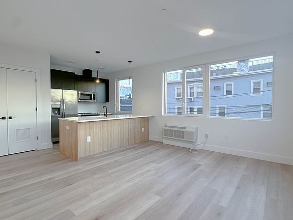 3rd image of 28 Jefferson St #213