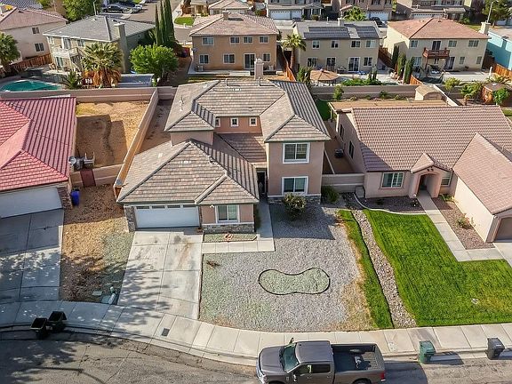 3rd image of 13732 Dodie Ave