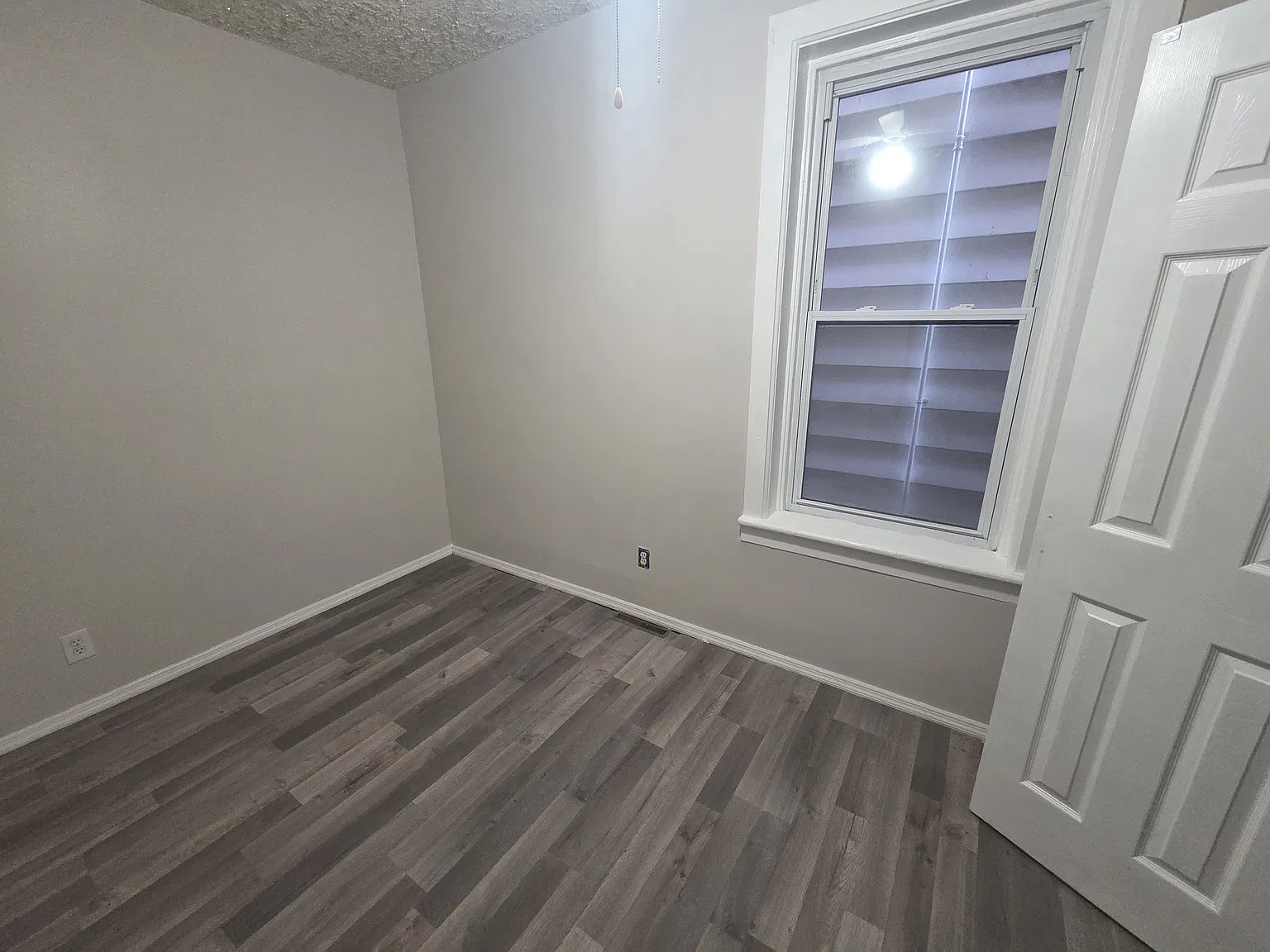 2 bed, 1000 sqft, $1,325 — Photo 4