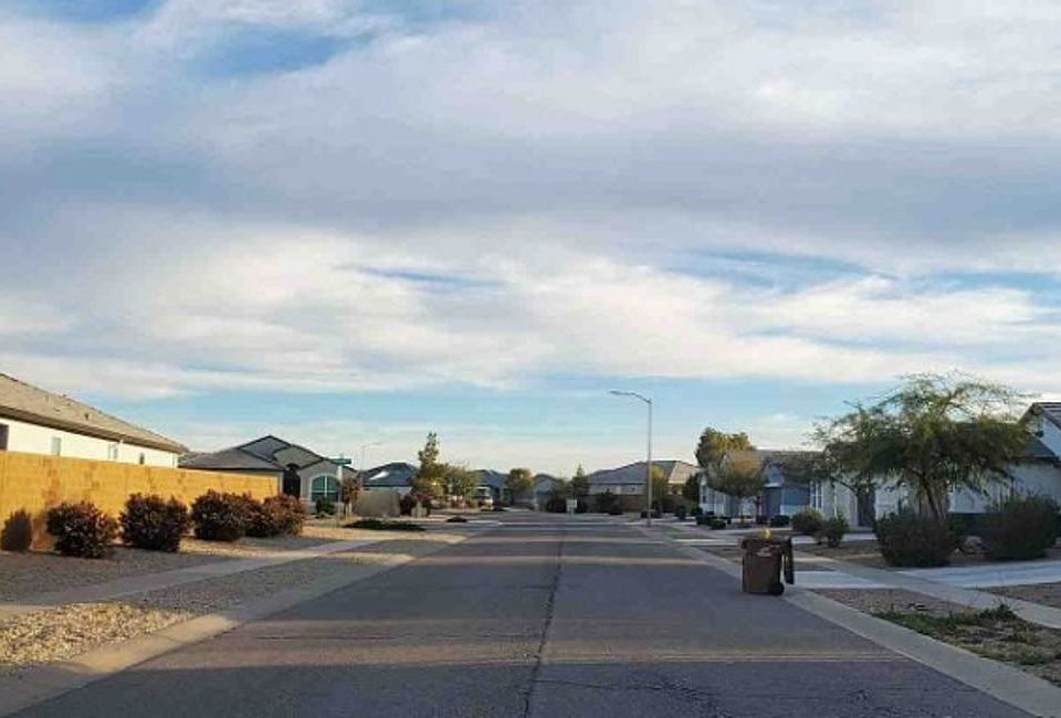 Exterior Neighborhood (street photo)