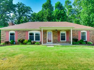 5810 Pine Mountain Dr, Louisville, KY