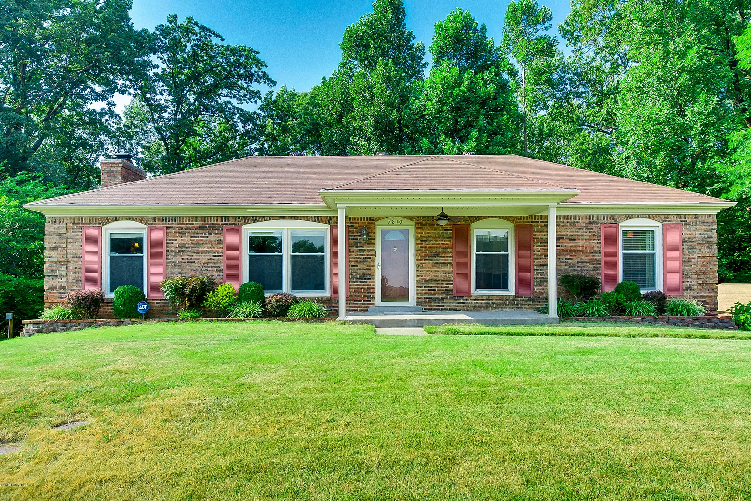 5810 Pine Mountain Dr photo 1