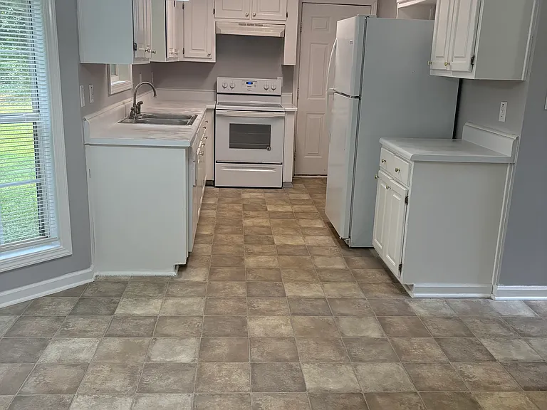 33 Noah Dr — Photo 17